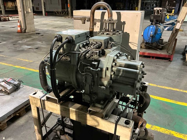 Hitachi waterkoeler - afbeelding 1 van  6