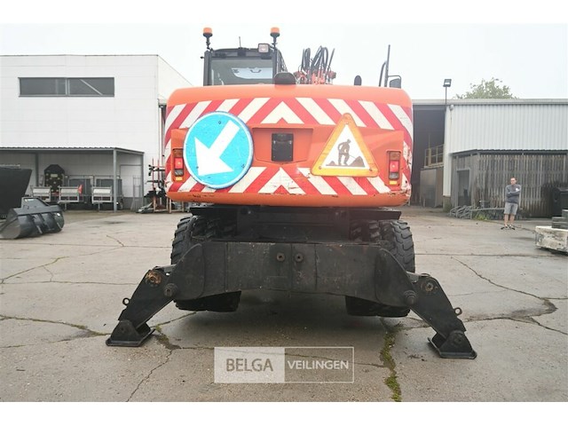 Hitachi zaxis 140w graafmachine - afbeelding 13 van  23