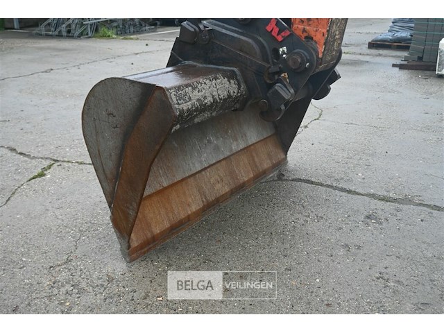 Hitachi zaxis 140w graafmachine - afbeelding 18 van  23