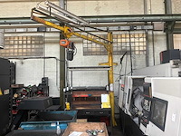 Hitachi zwenkarmkraan op paal - afbeelding 1 van  6
