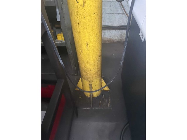 Hitachi zwenkarmkraan op paal - afbeelding 6 van  6