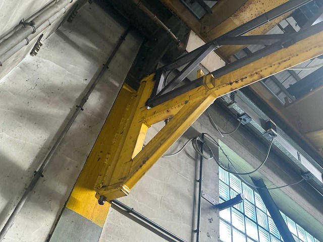 Hitachi zwenkarmkraan - afbeelding 7 van  8