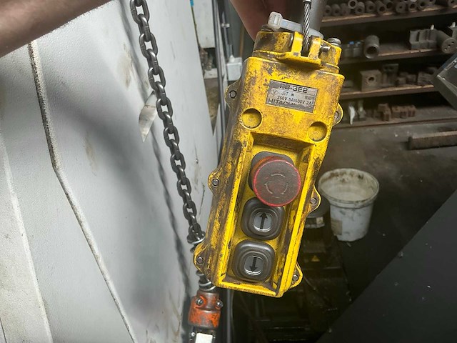 Hitachi zwenkarmkraan - afbeelding 3 van  5