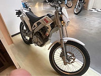 Hm locusta 200 moto - afbeelding 7 van  12