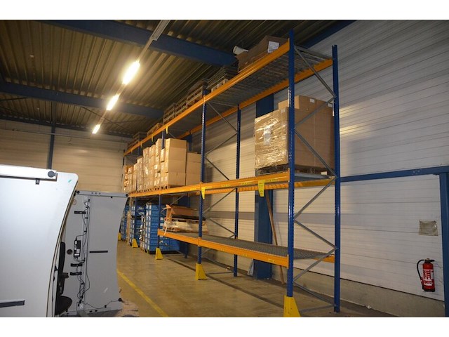 Hob unit met verlichting (zonder inhoud) met 2 ramen en deur afm. 3m x 6m - afbeelding 8 van  24