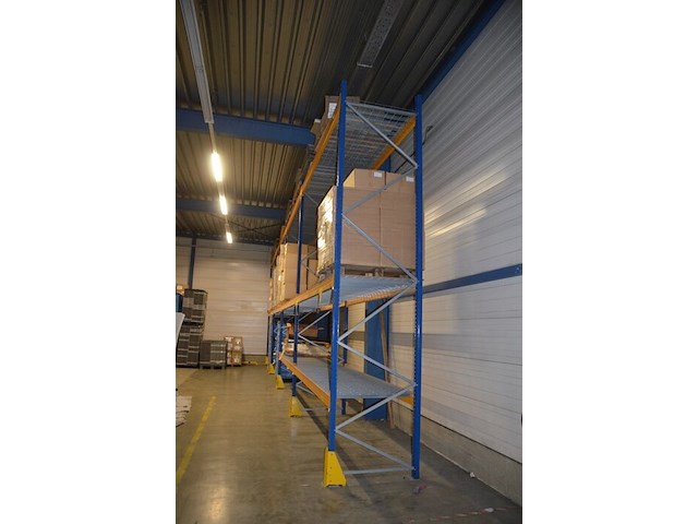 Hob unit met verlichting (zonder inhoud) met 2 ramen en deur afm. 3m x 6m - afbeelding 9 van  24