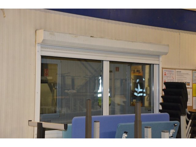 Hob unit met verlichting (zonder inhoud) met 2 ramen en deur afm. 3m x 6m - afbeelding 12 van  24