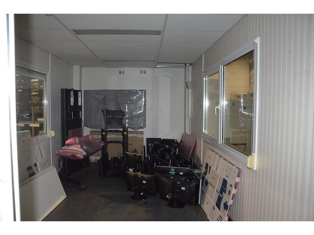 Hob unit met verlichting (zonder inhoud) met 2 ramen en deur afm. 3m x 6m - afbeelding 20 van  24