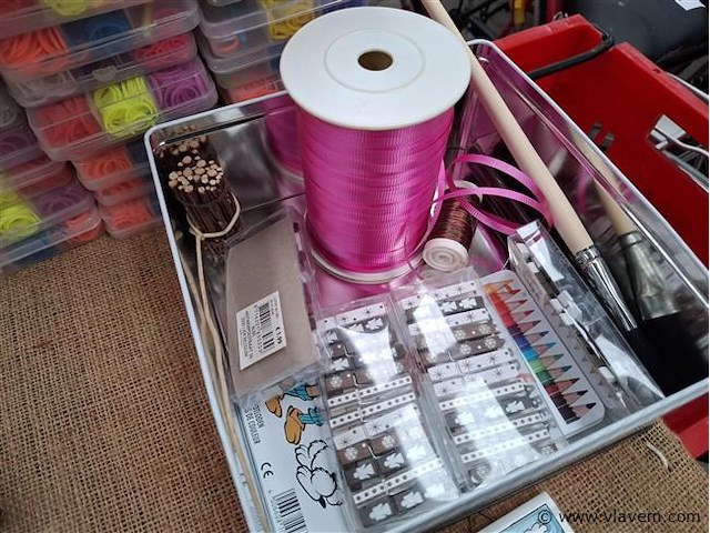 Hobbymateriaal - afbeelding 2 van  2