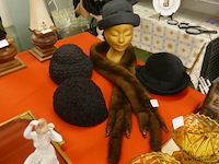 Hoeden met pelsje - afbeelding 1 van  1