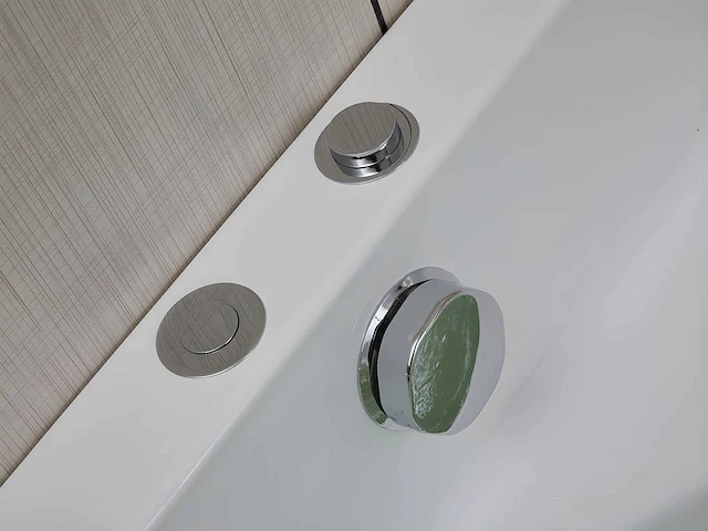 Hoekbubbelbad met watervalsysteem - 150 x 150 x 60 cm - 2 zitplaatsen - 350 l - afbeelding 8 van  8
