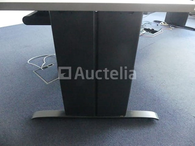 Hoekbureau + 2 tafels - afbeelding 1 van  9