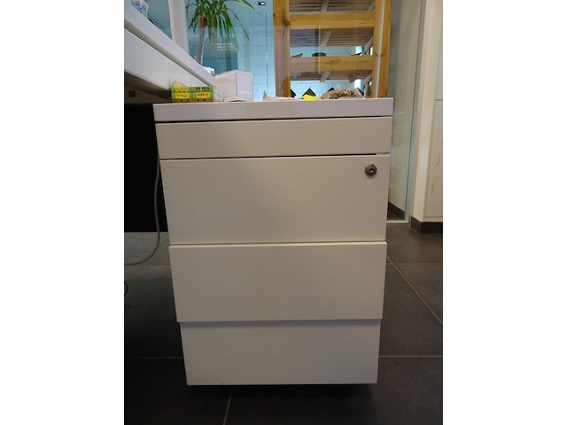 Hoekbureau + bureaustoel - afbeelding 2 van  5