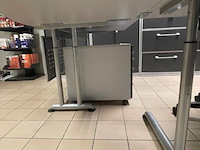 Hoekbureau en bureaustoel - afbeelding 6 van  11