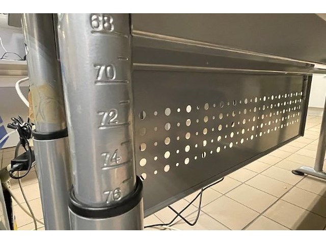 Hoekbureau en bureaustoel - afbeelding 8 van  11