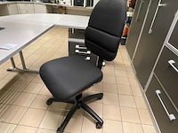 Hoekbureau en bureaustoel - afbeelding 11 van  11