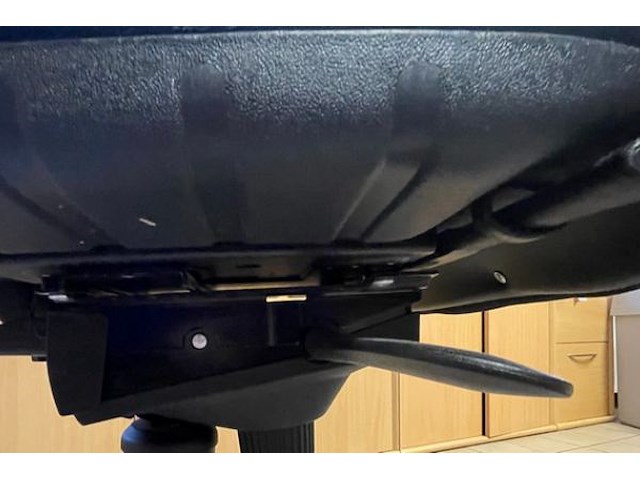 Hoekbureau en bureaustoel - afbeelding 2 van  10