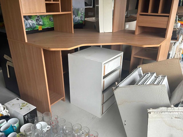 Hoekbureau + kast - afbeelding 3 van  6