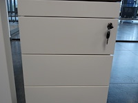 Hoekbureau + ladekastje en 3x bureaustoel - afbeelding 3 van  7