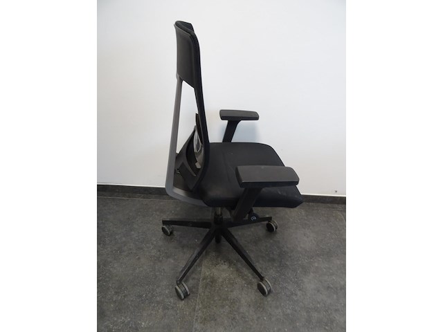 Hoekbureau + ladekastje en 3x bureaustoel - afbeelding 5 van  7