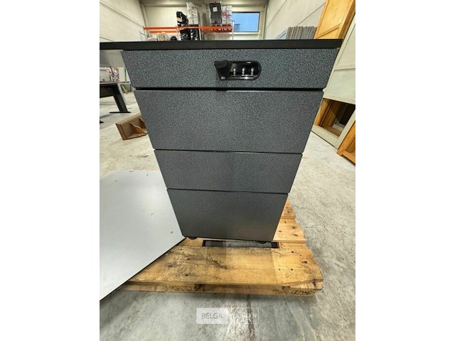 Hoekbureau onvolledig - afbeelding 3 van  3