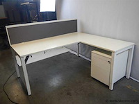 Hoekbureau robberechts - afbeelding 1 van  2