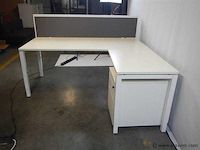 Hoekbureau robberechts - afbeelding 2 van  2