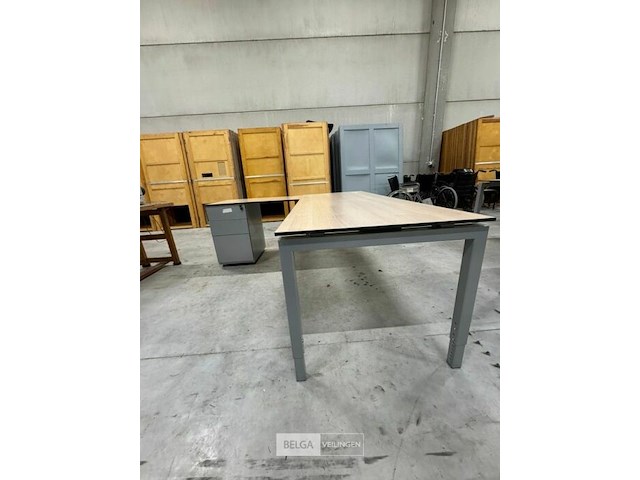 Hoekbureau - afbeelding 3 van  5