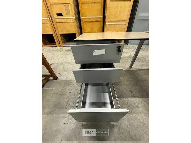 Hoekbureau - afbeelding 5 van  5