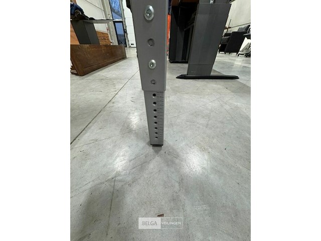 Hoekbureau - afbeelding 4 van  4