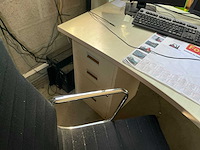 Hoekbureau - afbeelding 1 van  3