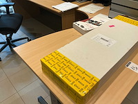 Hoekopgesteld bureau - afbeelding 2 van  5