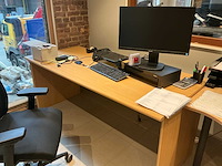 Hoekopgesteld bureau - afbeelding 3 van  5