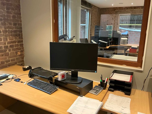 Hoekopgesteld bureau - afbeelding 5 van  5