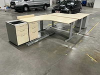 Hoekopgestelde bureautafel (2x) - afbeelding 2 van  4