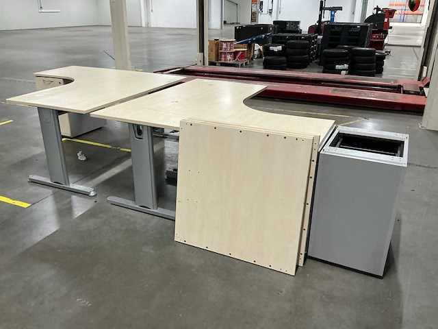 Hoekopgestelde bureautafel (2x) - afbeelding 4 van  4