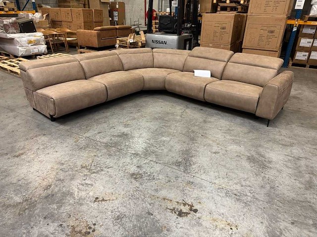 Hoeksalon met elektrische relax bij - afbeelding 1 van  1