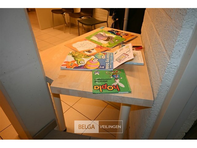 Hoektafeltje - afbeelding 4 van  5