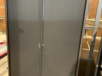 Hoge bureelkast met schuifdeuren, - afbeelding 1 van  2