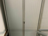 Hoge bureelkast met schuifdeuren - afbeelding 1 van  2