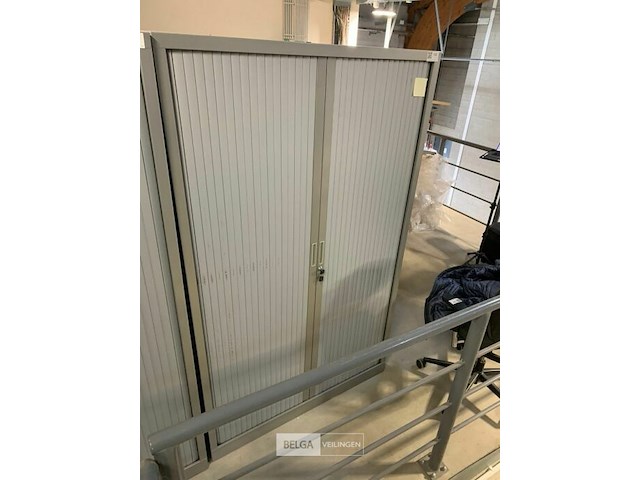 Hoge bureelkast met schuifdeuren - afbeelding 1 van  2