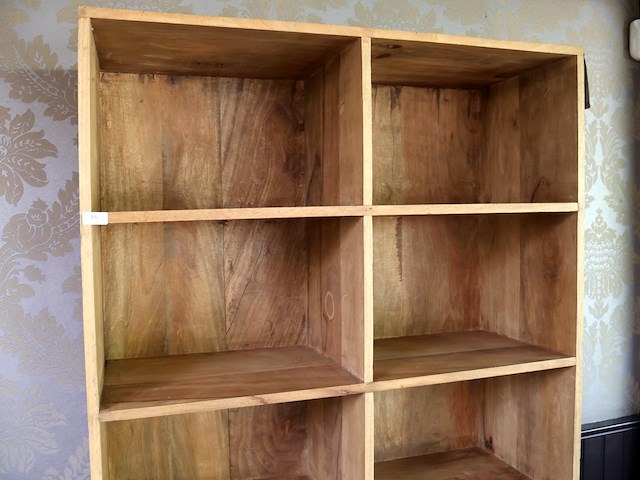 Hoge houten vakjeskast - afbeelding 3 van  5