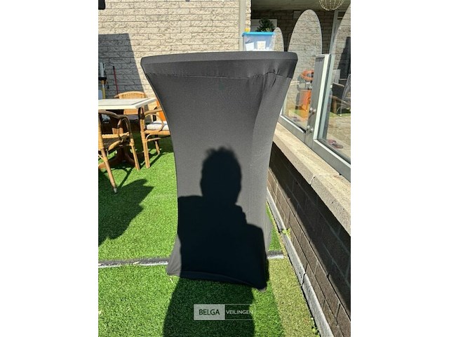 Hoge partytafel met rok - afbeelding 1 van  5