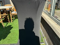 Hoge partytafel met rok