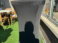 Hoge partytafel met rok - afbeelding 2 van  5