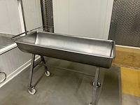 Hoge rvs halfronde voedings/verwerkingskuip - afbeelding 1 van  5