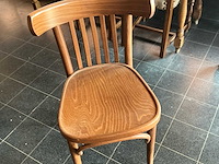 Hoge staantafels 2 hoge staantafels, 7 barkrukken en 10 stoelen. - afbeelding 3 van  6