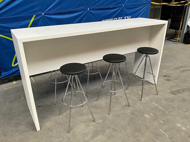 Hoge tafel + 6 barkrukken - afbeelding 1 van  7