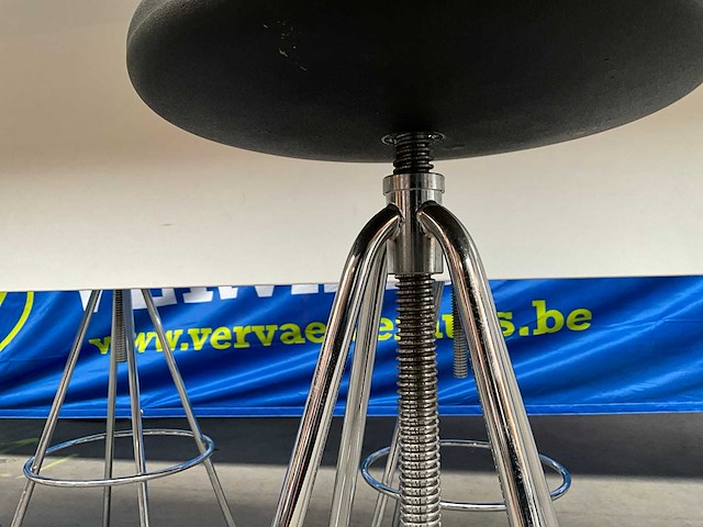 Hoge tafel + 6 barkrukken - afbeelding 3 van  7