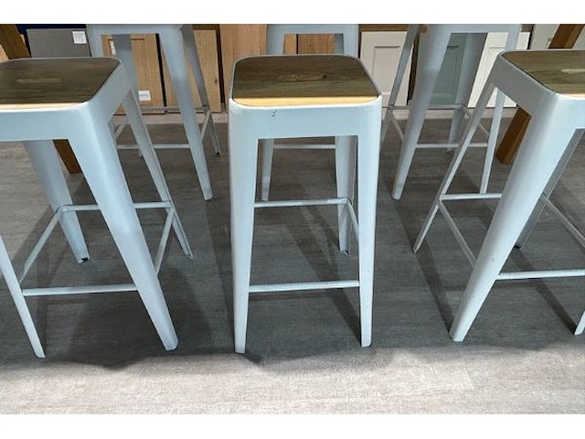 Hoge tafel + 6 stoelen - afbeelding 4 van  5